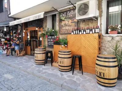 Wine shop & bar REGION