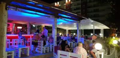 Pool Bar Fenix