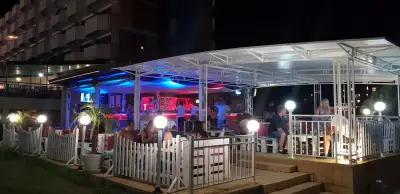 Pool Bar Fenix