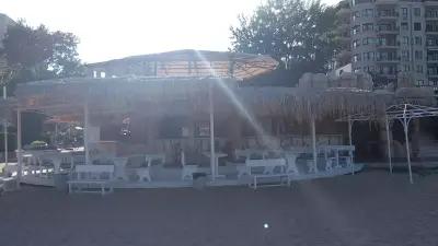 KINO BEACH BAR