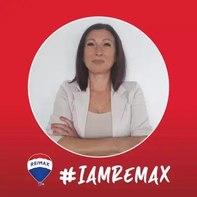 Светлана Коева агент недвижими имоти RE/MAX BY THE SEA