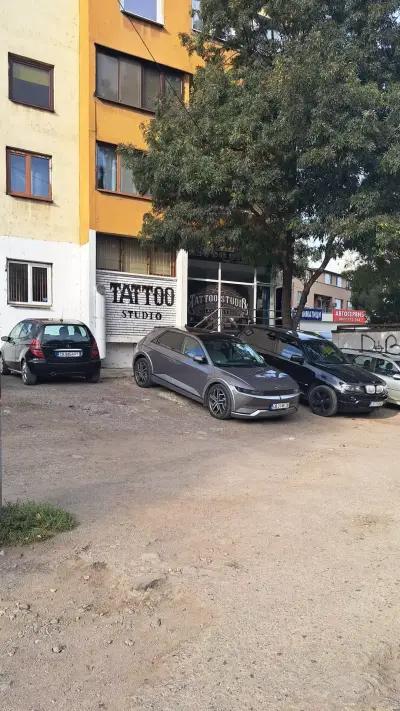 Tattoo studio "jackass"