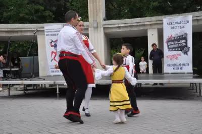 Клуб за народни танци "Черноморци"