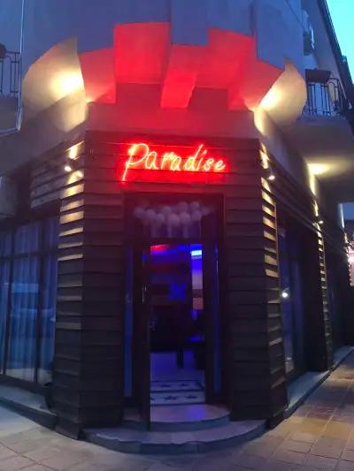 Club Paradise