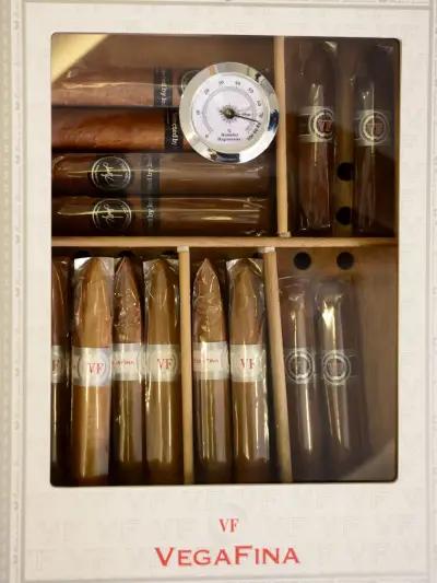 PREMIUM CIGARS & TOBACCO