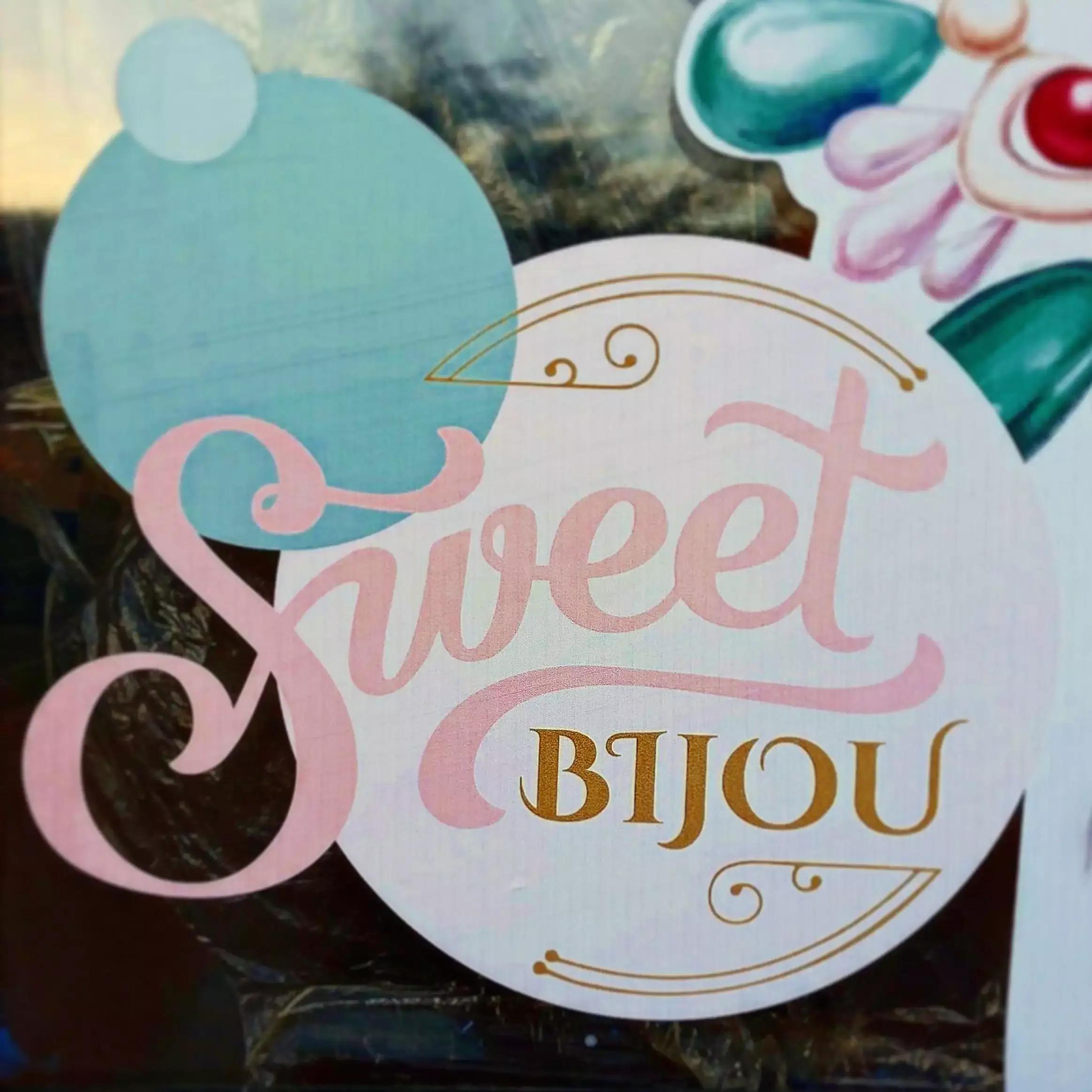 Sweet bijou