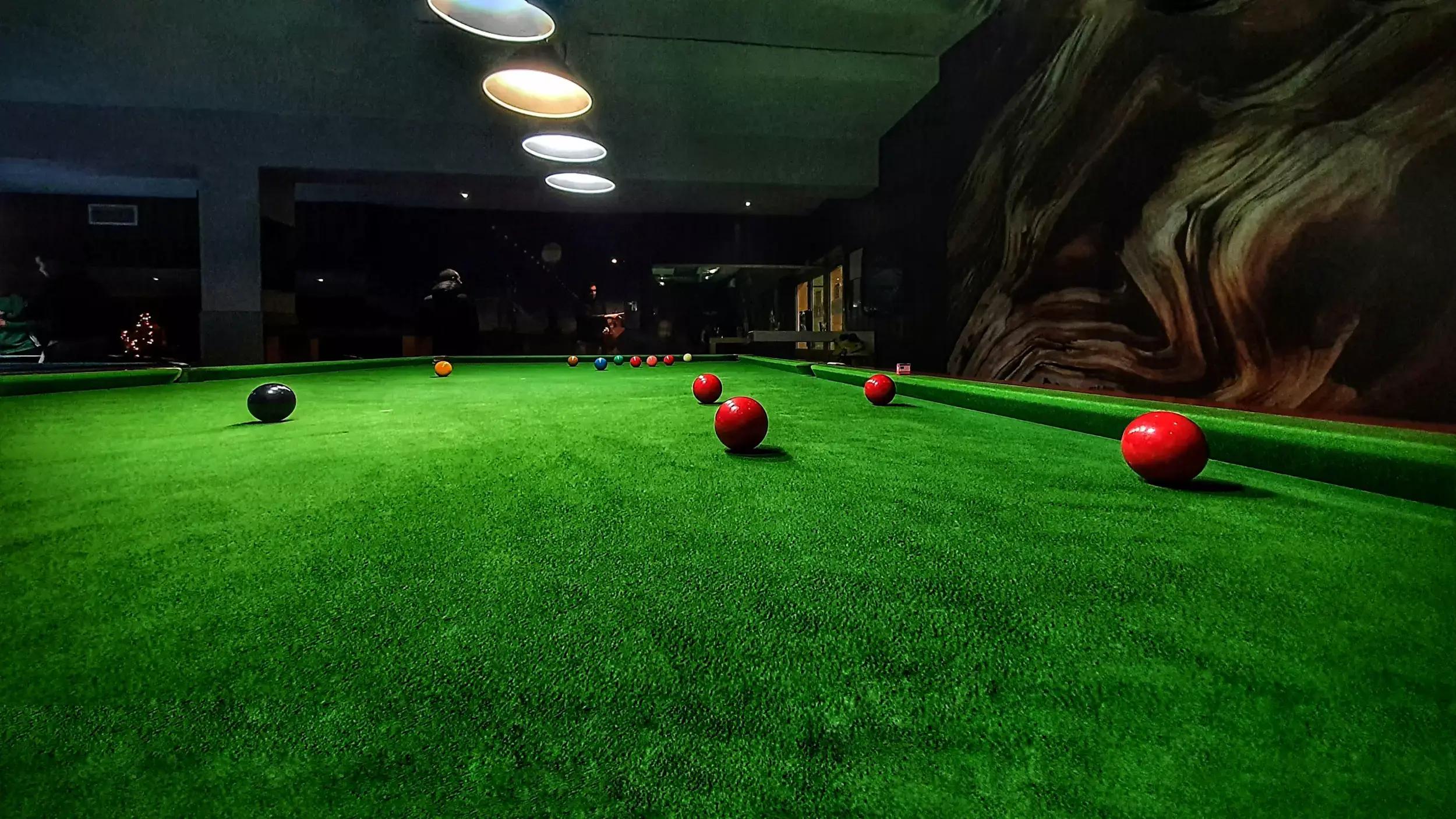 9 Ball Billiards Club