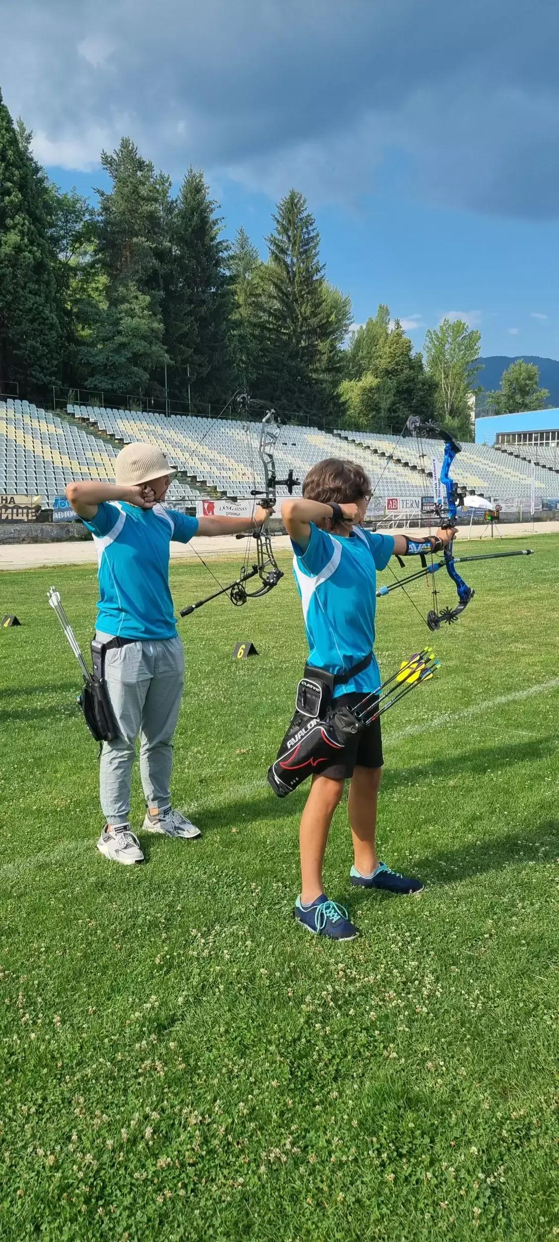 Стрелба с лък, клуб "Млади Стрелци" открит терен / Archery club "Young Archers" outdoor