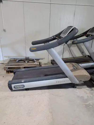 ФИТНЕС уреди PRECOR BG