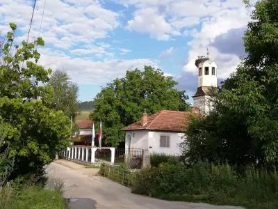 Православна църква "св.Неделя"